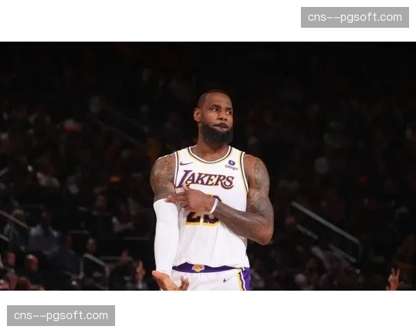 湖人全员健康迎战凯尔特人，詹姆斯冲击43000分历史里程碑