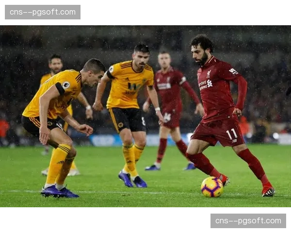 防线危机下的应对：盘点狼队三月依靠团队协作弥补个人能力的案例