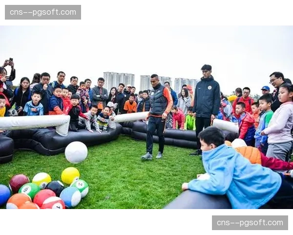 马赛俱乐部与当地学校合作,启动新一期社区足球推广计划